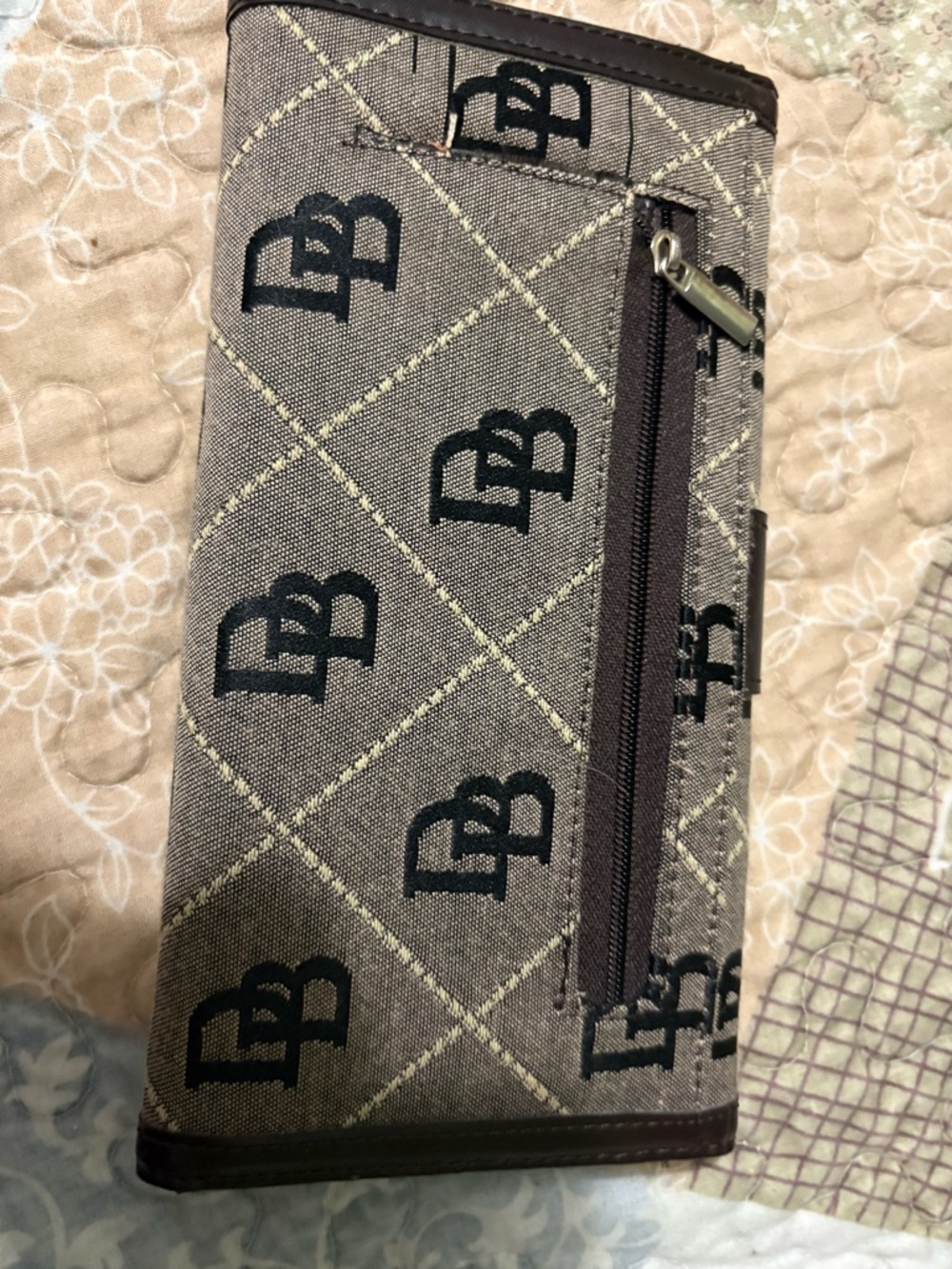 Vintage Dooney and Bourke Wallet - Picture 2 of 4